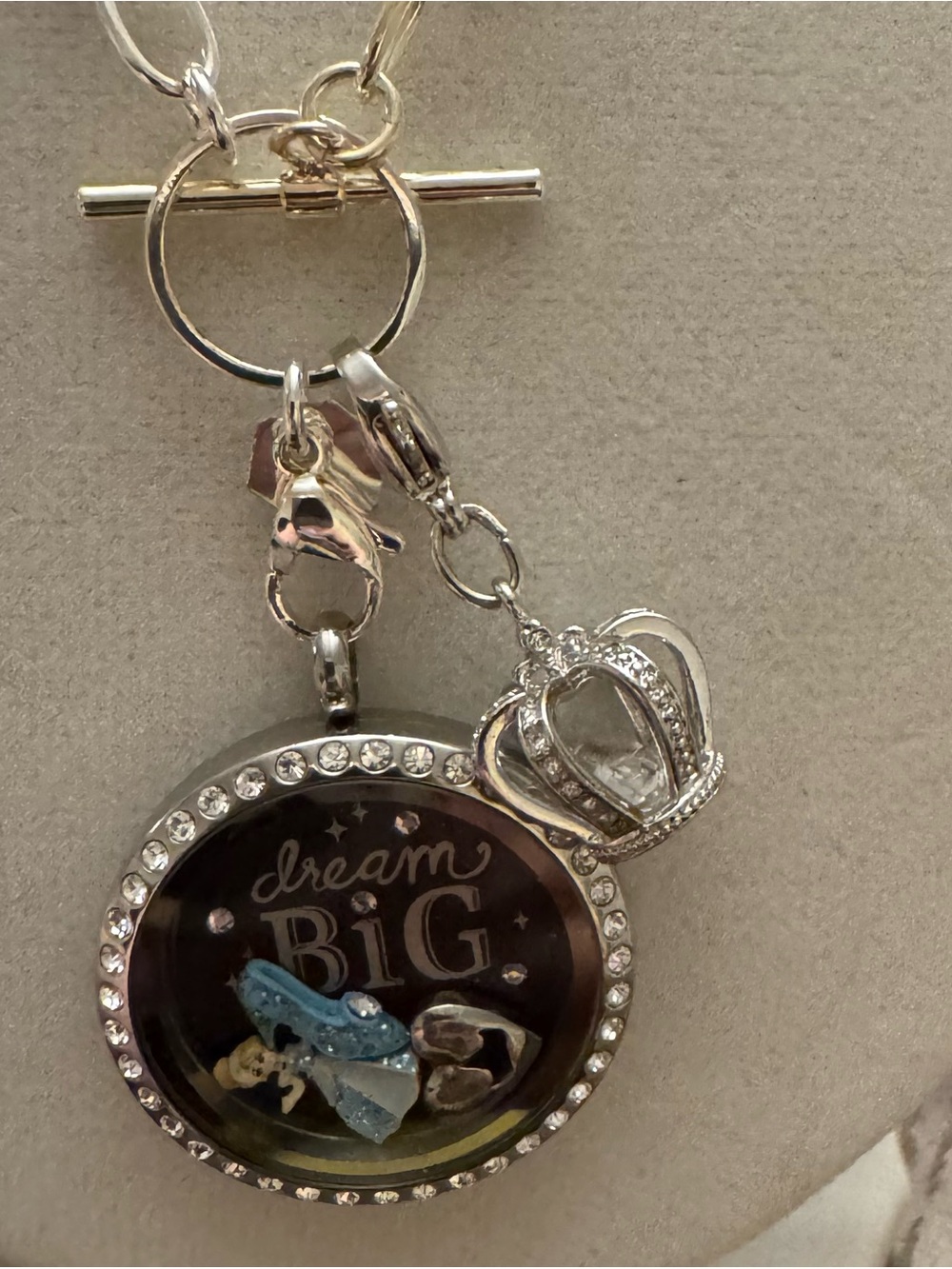 ORIGAMI OWL Silver-Tone Chain & Locket with Cinderella Charms! 🩵🤍🖤